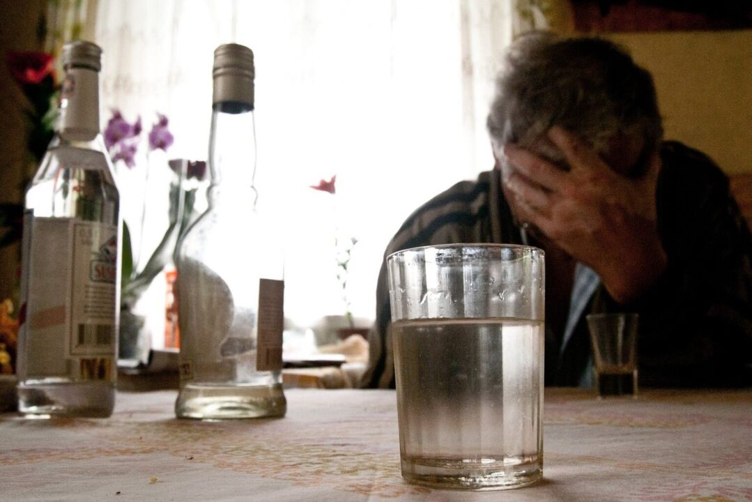 Nedostatečná kontrola nad množstvím pití je známkou rozvoje alkoholismu